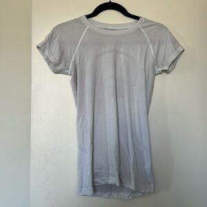 Lululemon workout shirt